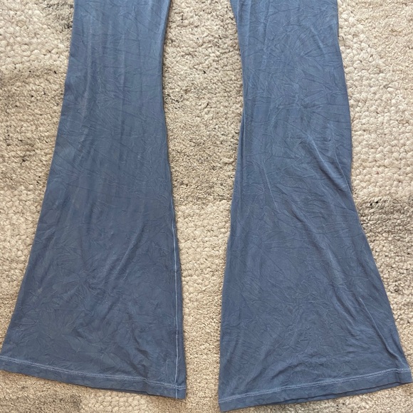 Aerie Real Me Double Crossover Flared Pants and Crop Top Set - Picture 4 of 15